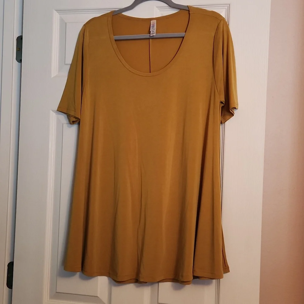 Lularoe Tshirt/Tunic - Picture 1 of 3